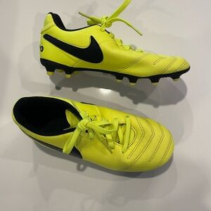 Nike Kids Sneakers - Neon Yellow and Black